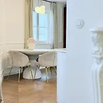 아파트 Luxury Penthouse In Center With Terrace & Direct Lift - The Piekna Residences