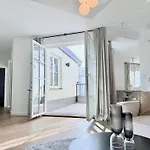 Luxury Penthouse In Center With Terrace & Direct Lift - The Piekna Residences 바르샤바