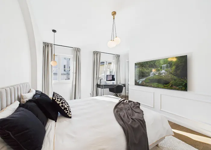 Luxury Penthouse In Center With Terrace & Direct Lift - The Piekna Residences *