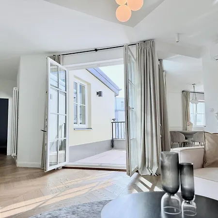 Luxury Penthouse In Center With Terrace & Direct Lift - The Piekna Residences Warschau