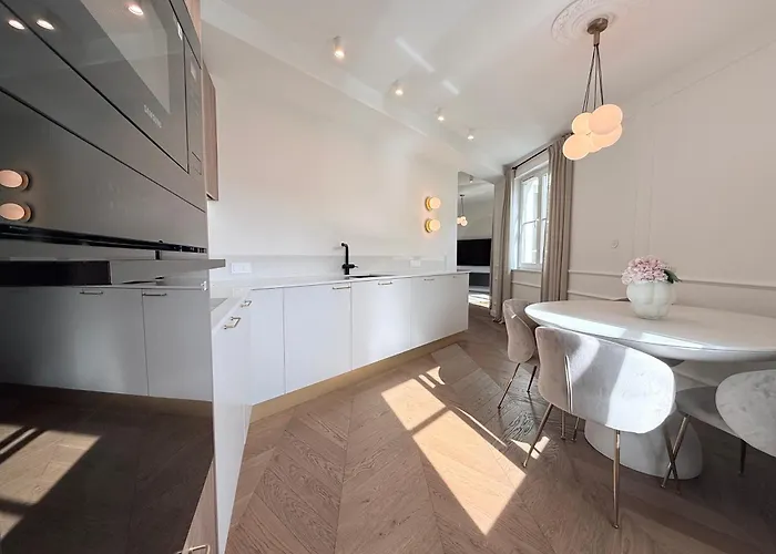 Luxury Penthouse In Center With Terrace & Direct Lift - The Piekna Residences Apartment