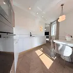 Luxury Penthouse In Center With Terrace & Direct Lift - The Piekna Residences Lejlighed