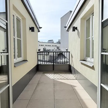 Luxury Penthouse In Center With Terrace & Direct Lift - The Piekna Residences Lejlighed